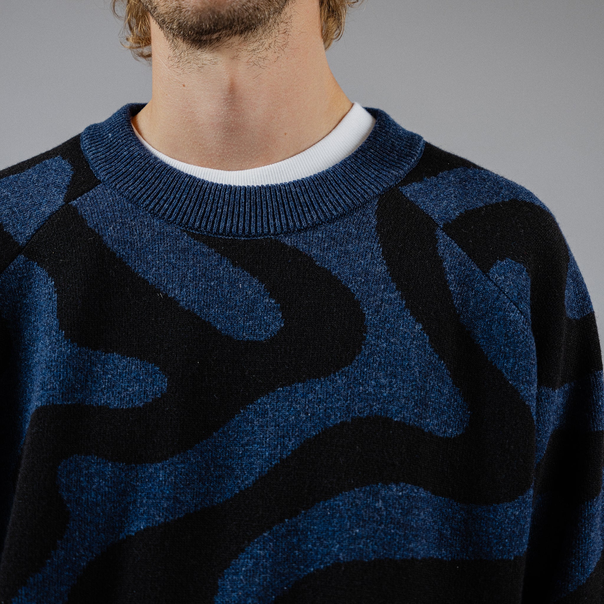 Swirl Knit - Navy - Image 3