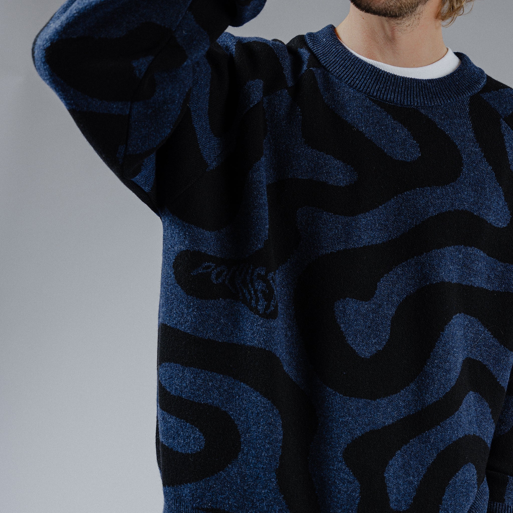 Swirl Knit - Navy - Image 5